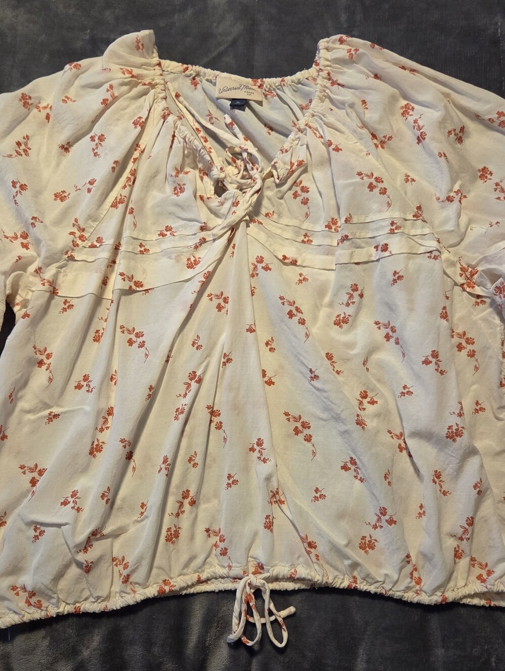 Universal Thread Gauzy Floral Tie-Front Women's Top in Cream with Red Print XL